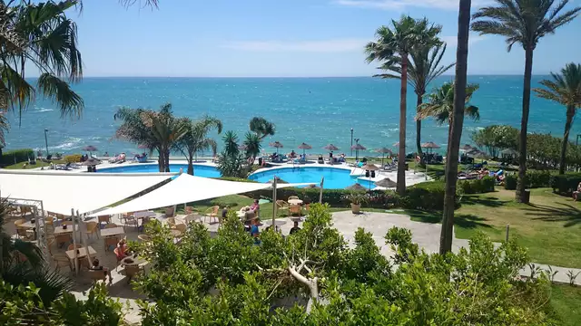 Vacaciones en Benalmádena con pensión completa y en primera línea de mar