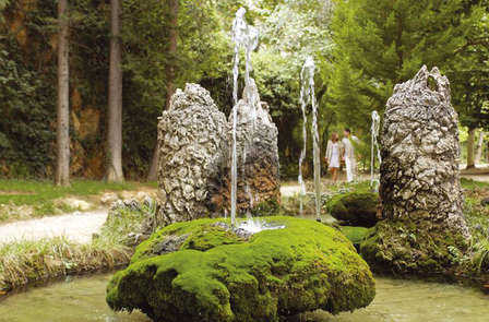 Découvrez Saragosse en demi-pension avec accès au spa