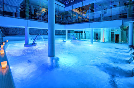 Premium uitje: toegang tot wellnesscentrum, massage en diner bij La Hermida