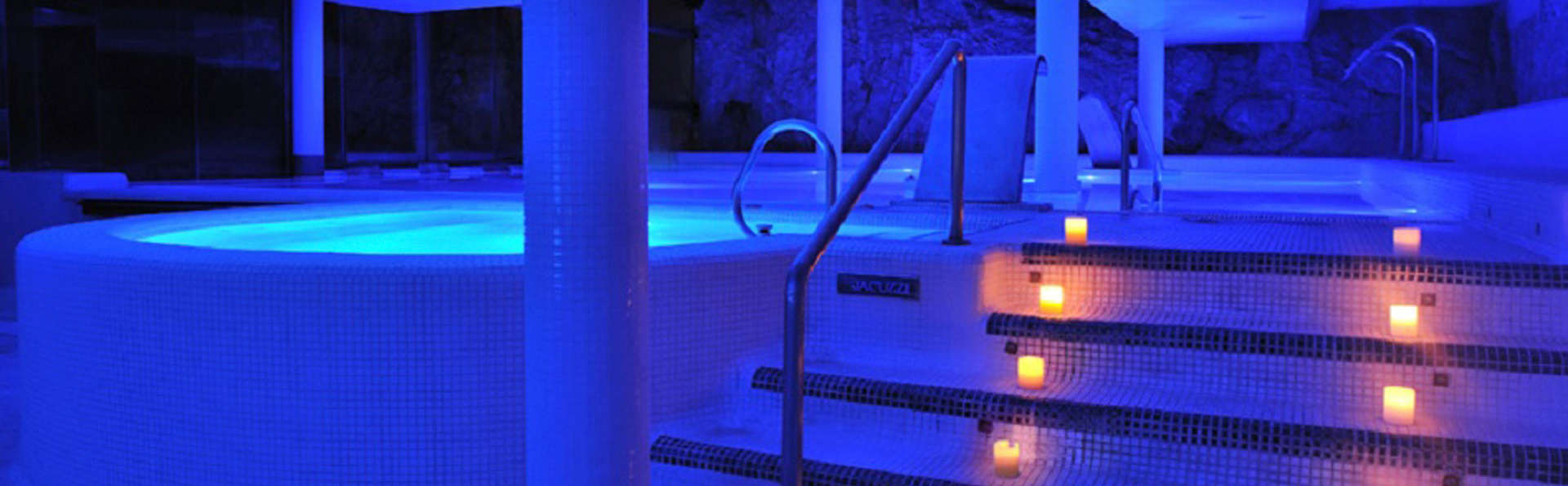 Escapade romantique avec dîner, circuit thermal, massage, et champagne en Cantabrie