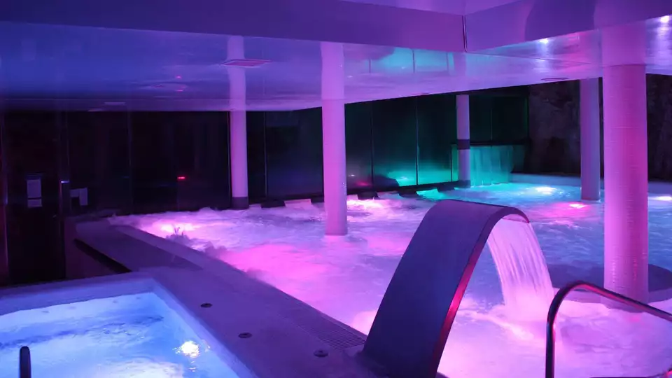 Relax total en la Hermida con circuito termal y cena