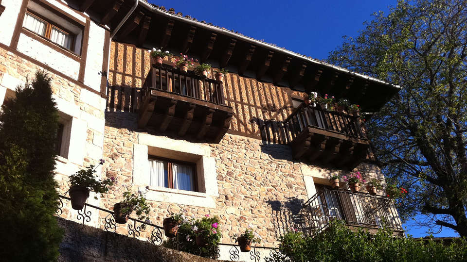 Hotel Doña Teresa - edit_facade.jpg