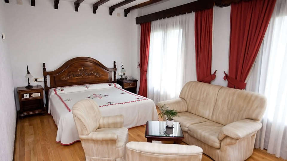 Hotel Doña Teresa - edit_room.jpg