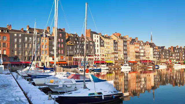 Paquete de 3 tratamientos en la Talasoterapia de Deauville y fin de semana de encanto en Honfleur