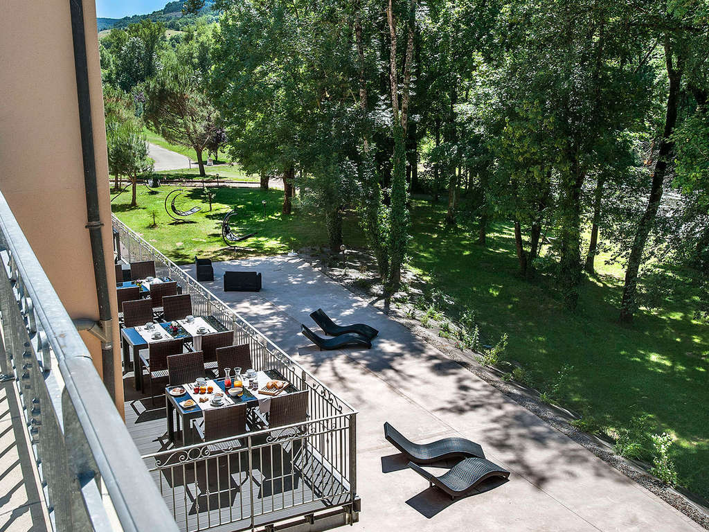 Prenez l'air en famille dans un écrin de verdure avec dîner inclus - 3* - 26