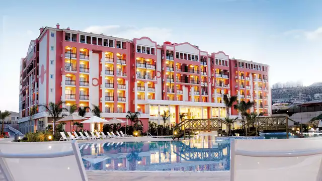 Escapada con media pension y spa nocturno en un entorno privilegiado