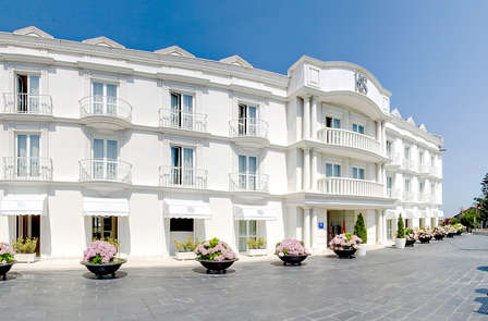 Ontdek Suances met uitzicht op de Cantabrische zee en bezoek met proeverij