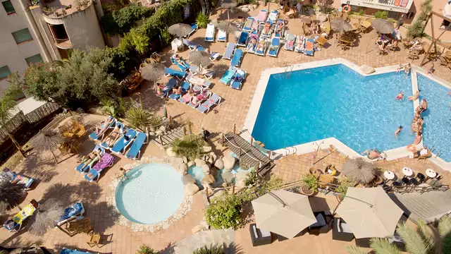 Escapade mini-vacances sur la Costa Brava en demi-pension avec un enfant gratuit inclus
