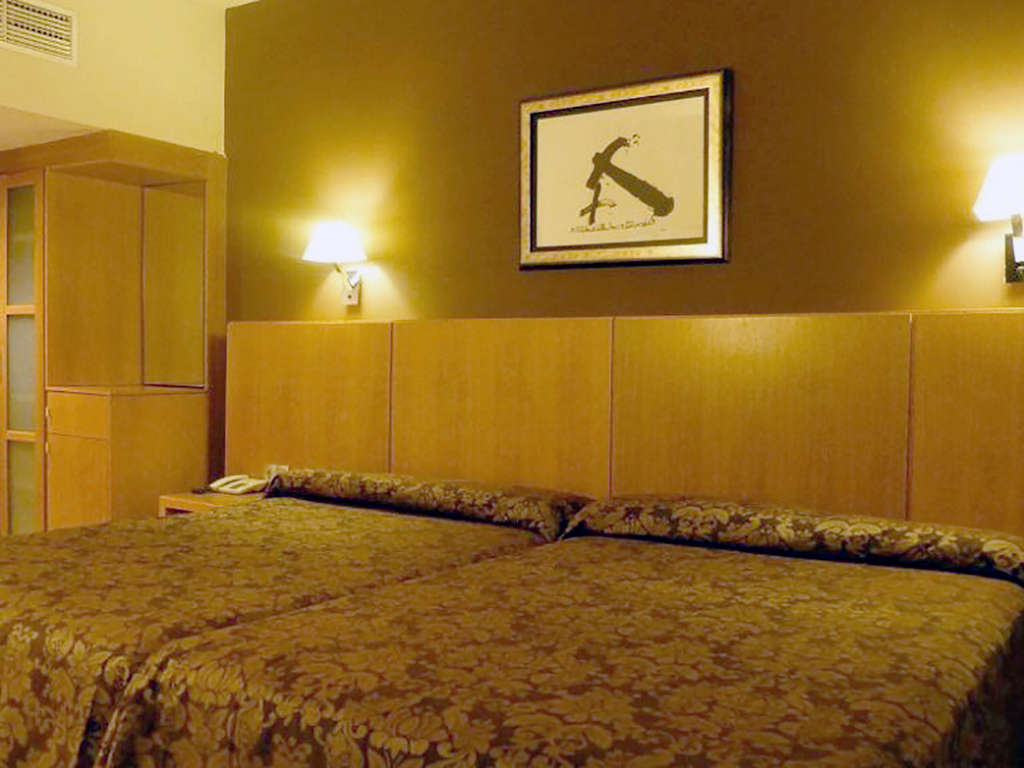 Spécial été ! Demi-pension, avec accès au spa et séjour du premier enfant gratuit (àpd 2 nuits) - 4* - 28