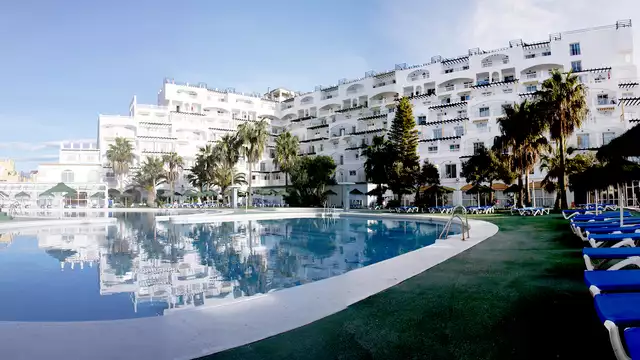 Escapade relaxante sur la plage avec petit-déjeuner, spa et séjour pour enfant gratuit