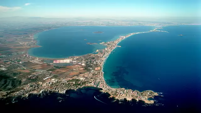 Appartement sur la Mer Mineure avec bouteille de champagne de bienvenue
