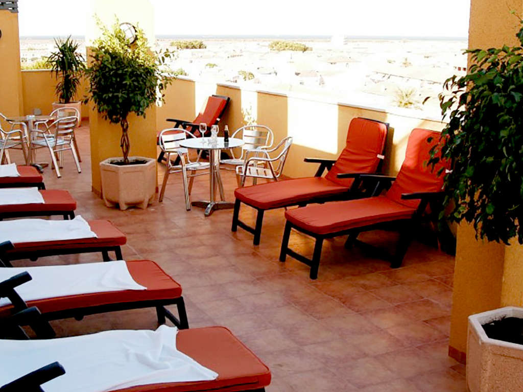 Découvrez le salines de San Pedro del Pinatar en studio avec petit-déjeuner, parking et cava - 3* - 7