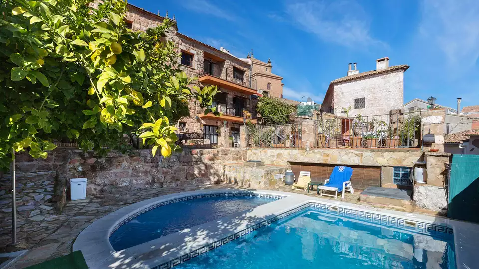 Ontdek Andalusie met cava diner en een kasteelbezoek