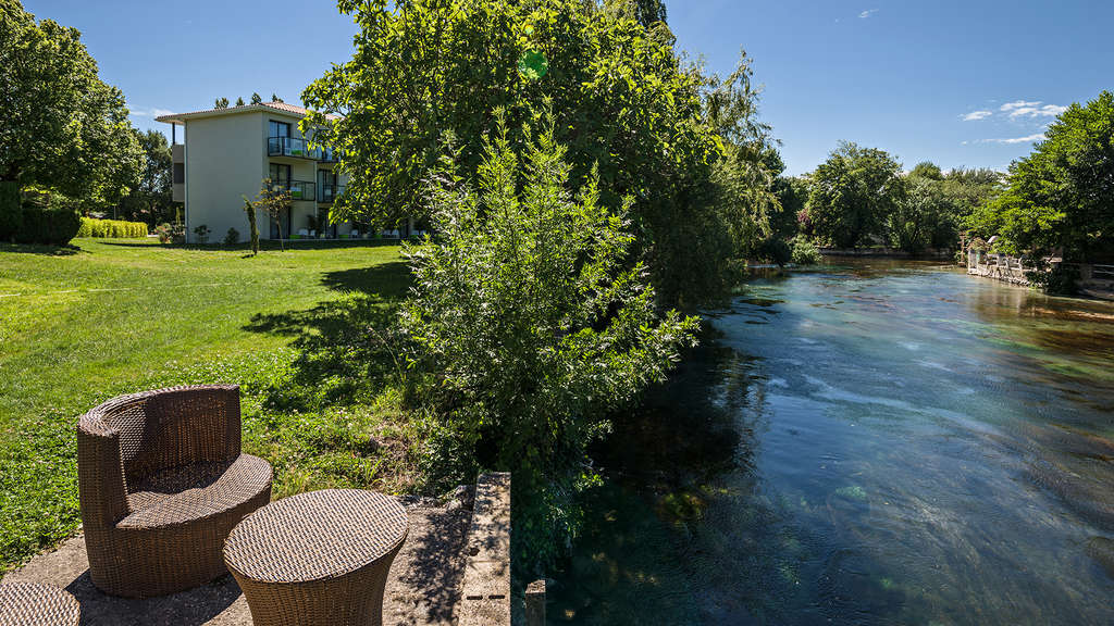 Week-end de charme entre rivières et vignes au coeur du Luberon - 4* - 18