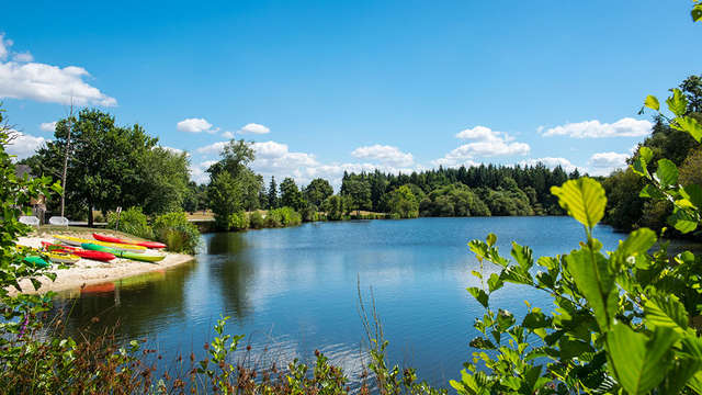 Disfruta con la familia de actividades al aire libre (canoa o bicicletas)