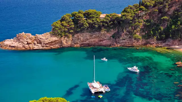 Pensión completa en Tossa de Mar con spa y botella de vino