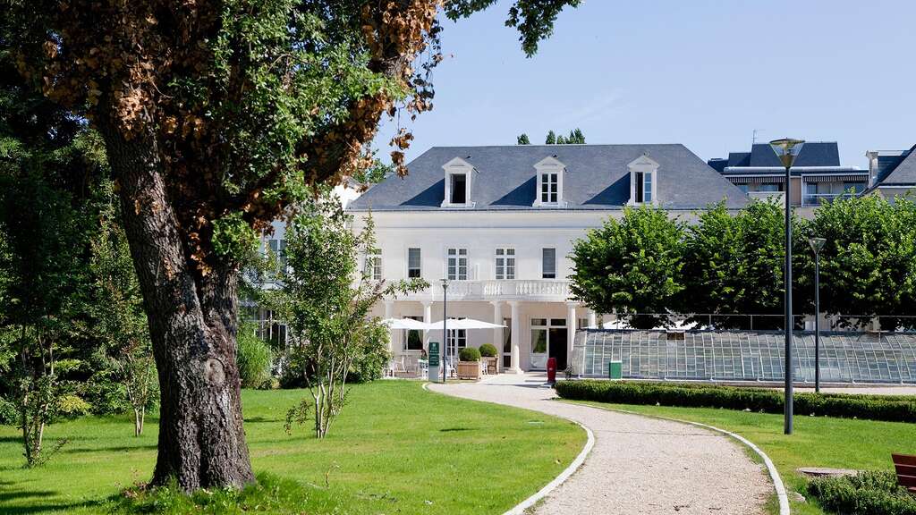 Week-end en plein coeur de Tours avec visite du château de Chenonceau - 4* - 28