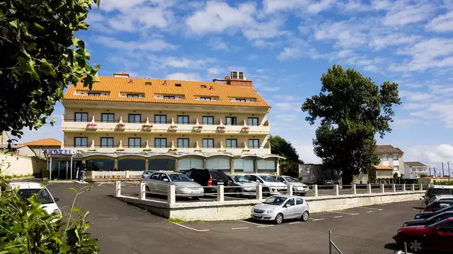 Ya huele a verano Escapada frente al mar con Paella entre Sanxenxo y O Grove desde noches