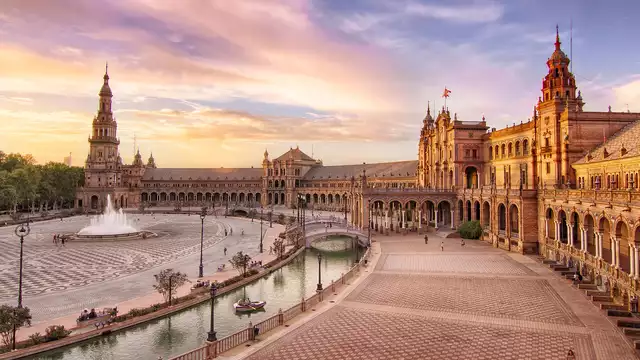 Aprovecha de tu estancia en Sevilla con un tour en bici