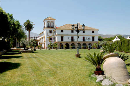 Spécial Black Week romantique ! Dîner à la carte et accès au spa en hôtel 4* (à partir de 2 nuits)