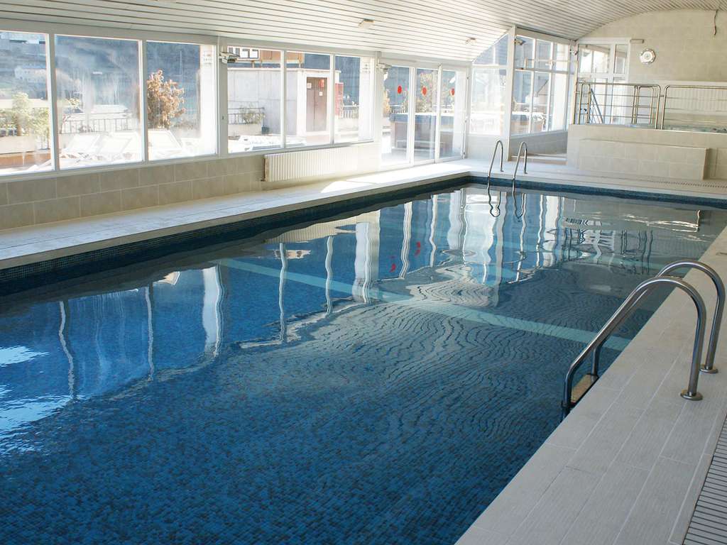 Profitez De L'andorre Avec Bains À Remous Et Piscine - 4* (ref 12751)