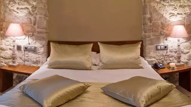 Romantisch weekendje in een suite in een paleis in Graus en bezoek aan een wijnkelder