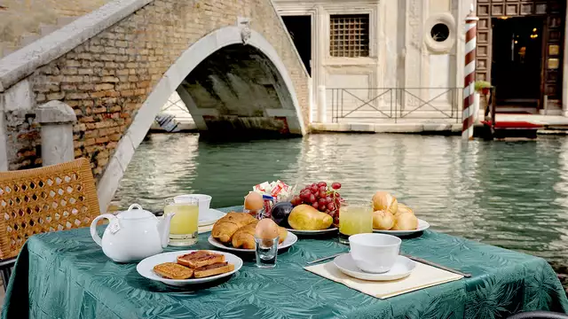 Séjour dans le centre de Venise, avec une excursion en bateau aux îles de Burano, Murano et Torcell