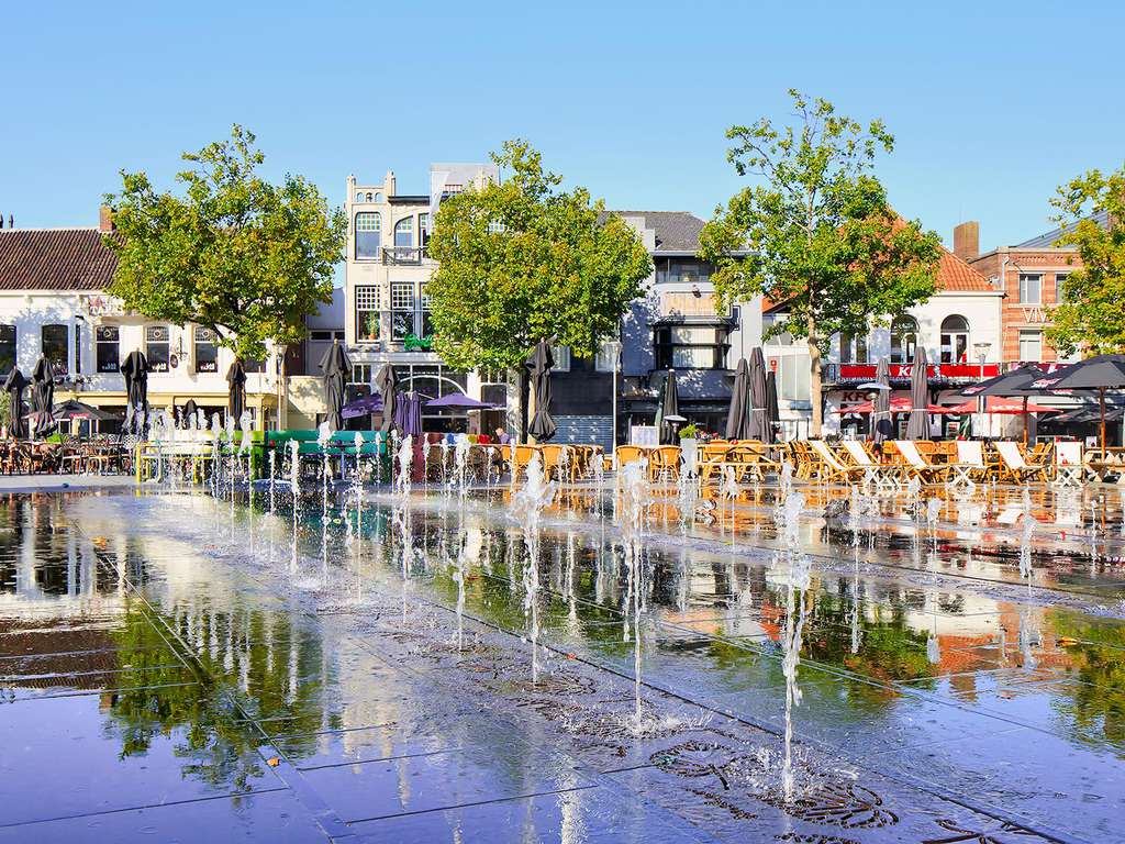 Détendez-vous dans le centre de bien-être lors d'une agréable visite de la ville de Tilburg - 3* - 1