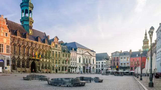 Romantiek in Bergen met spa cava en verblijf in een Deluxe kamer met terras