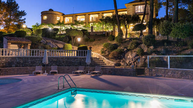 Escapada romántica a Var con champán