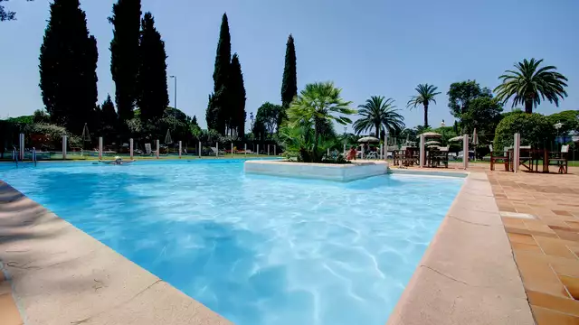 Luxeverblijf in een 4* hotel op 30km van Cannes