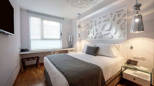 Descubre Barcelona y sus rincones mágicos con una cena de regalo