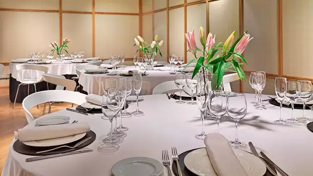 Escapada en pleno centro de Madrid en habitación familiar con cena degustación incluida
