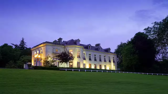 Escapade avec spa illimité dans un magnifique château à 30 minutes de Paris