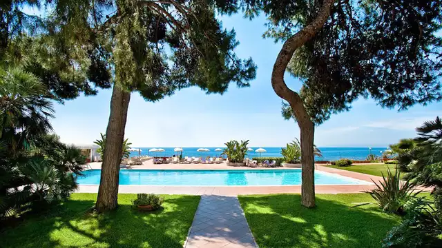 Hotel 4* a Catania con meravigliosa vista mare e colazione inclusa