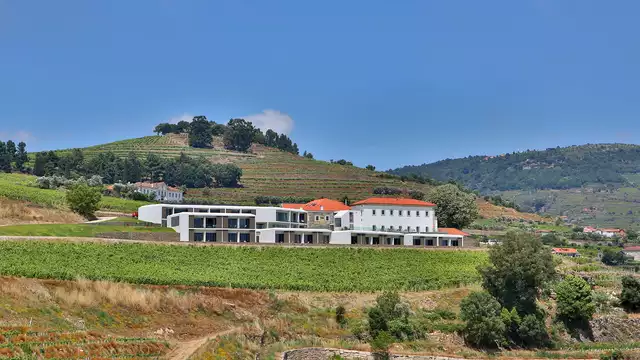 Escapada romántica de lujo con cava, bombones y spa en un hotel 5* en Mesão Frio