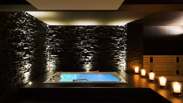 Weekend con cena, uso privato della spa e piscina vicino alla Cittadella di Namur