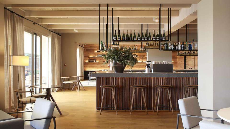 Hotel Peralada Wine Spa & Golf - edit_bar2.jpg