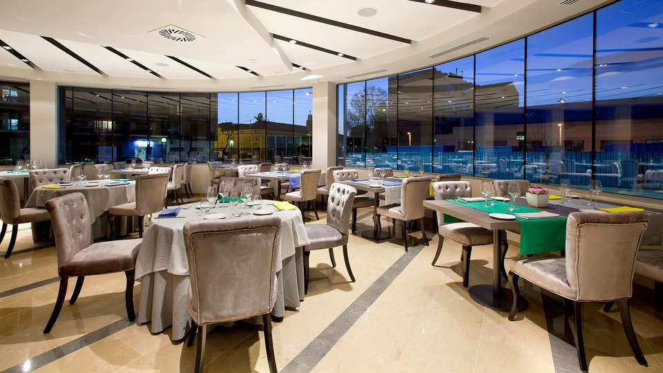 Hotel MasMonzón - edit_restaurant2.jpg