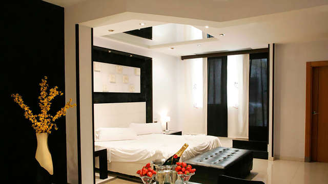 Escapada romántica con cena privada en suite en Alcalá de Henares (Adults Only)