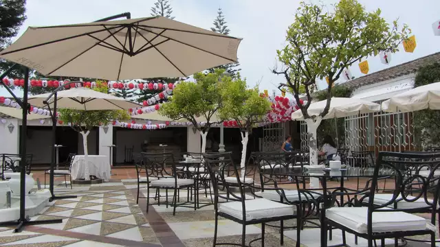 Descubre Jerez de la Frontera con media pensión incluida en hotel 4*