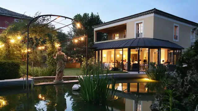 Escapada de lujo con cena y tratamiento para revitalizarse a las puertas de la Provenza.
