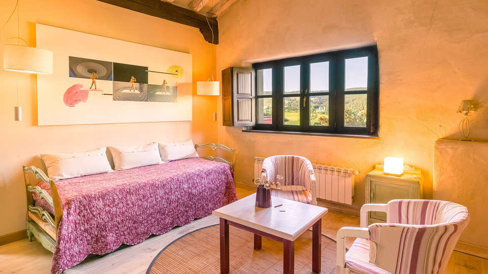 Casona Las Cinco Calderas - edit_SUITE_HOTEL-salon.jpg