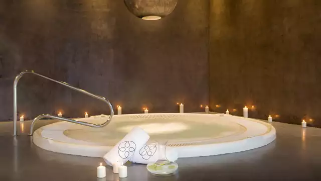 VIP: Escapada en Pensión Completa con Masaje, Spa y valores añadidos en Islantilla, Huelva