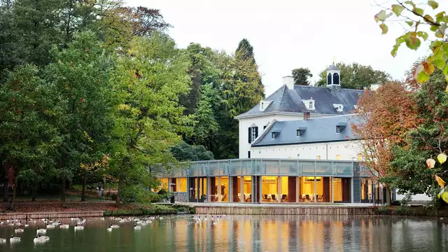 Uitgebreid dineren en overnachten in luxe in Bilderberg Kasteel Vaalsbroek