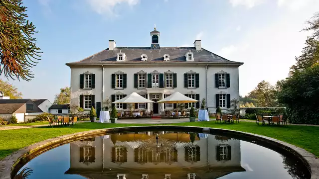 Uitgebreid dineren en overnachten in luxe in Bilderberg Kasteel Vaalsbroek