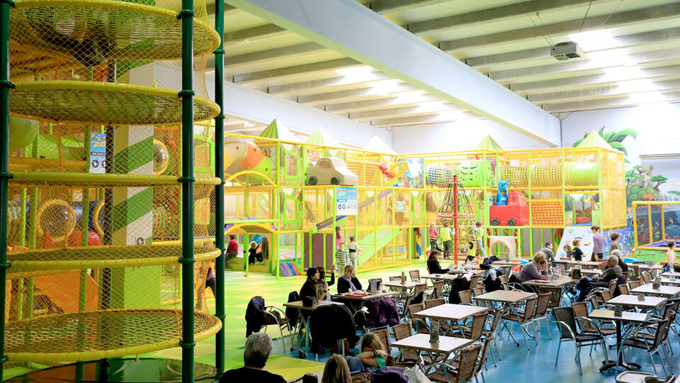 Week-en en famille pres de Montpellier et entrees au a l Europark Indoor