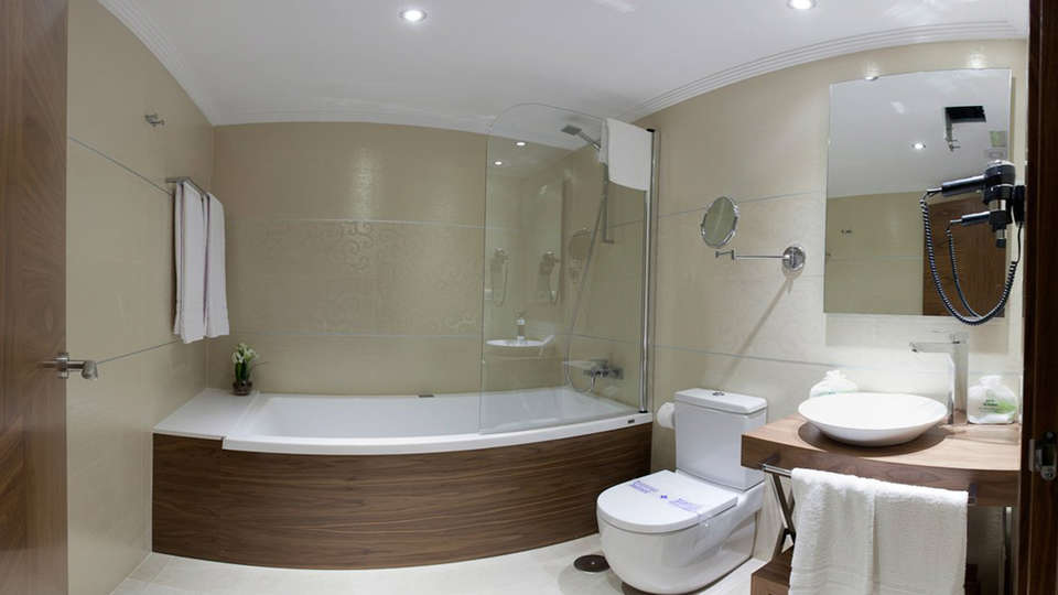 Hotel Os Olivos - edit_bathroom.jpg