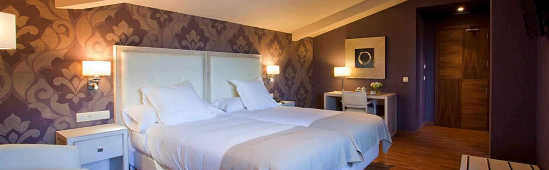 Hotel Os Olivos - edit_room2b.jpg