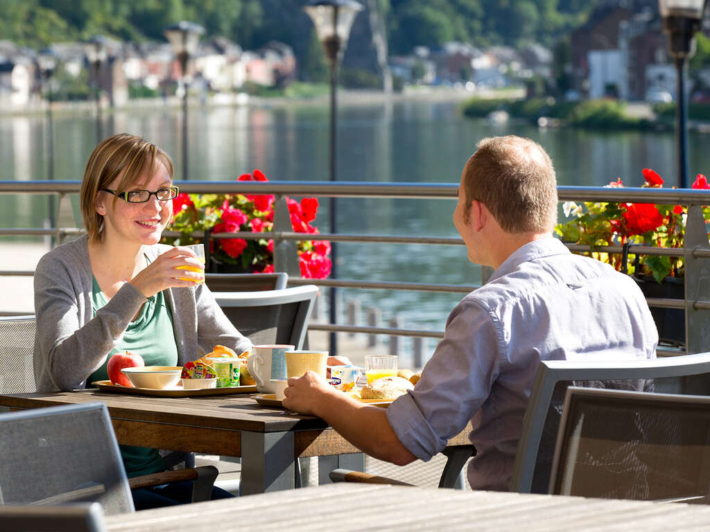Séjour confort à Dinant en chambre avec vue sur la Meuse - 3* - 14